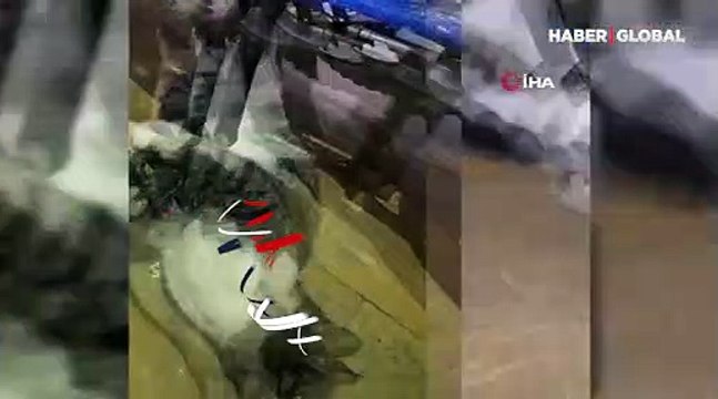 Bisikletin zincirine sıkışan kedinin imdadına itfaiye ekipleri yetişti