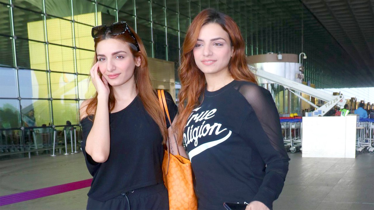 Singer Prakriti & Sukriti Kakar Looking Gorgeou...