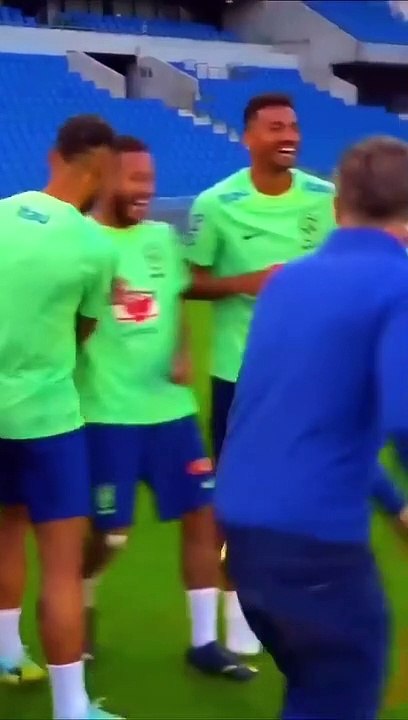 Neymar made that look TOO EASY