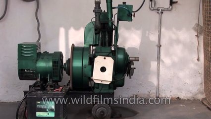 Скачать видео: Electricity generated from Bio gas - Sulabh Museum of toilets, Delhi