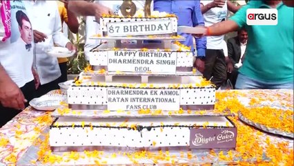 Dharmendra Celebrates 87th Birthday With Fans