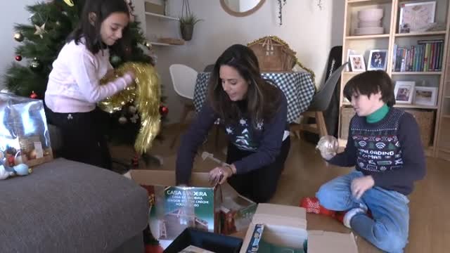 La decoración navideña ya luce en muchas casas