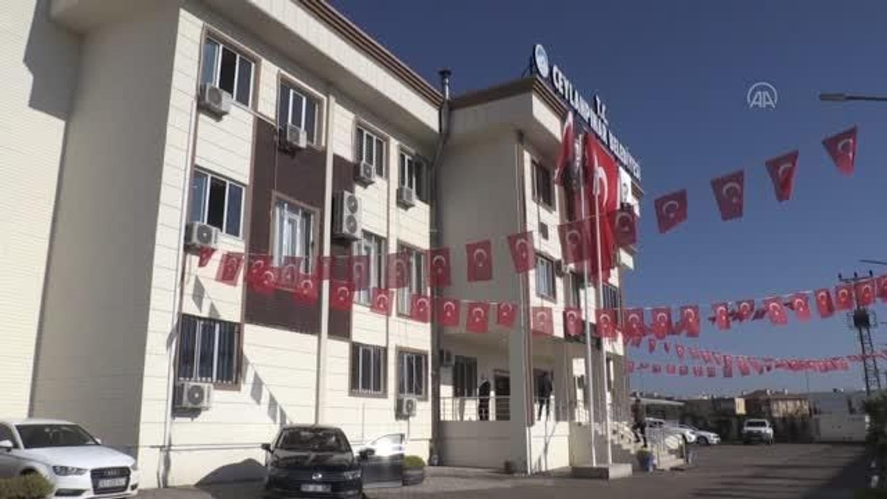 ŞANLIURFA - Enerji ve Tabii Kaynaklar Bakanı Dönmez, Şanlıurfa'da temaslarda bulundu