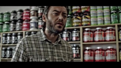 The world of steroids, criminality, and deceit is thrown upon a young man who is fascinated with his physical appearance.