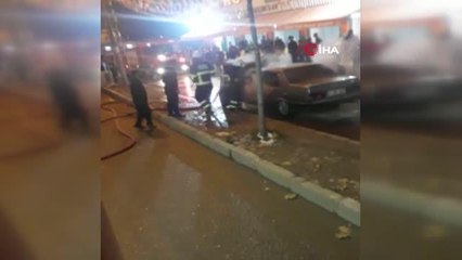 Seyir halindeki otomobil alev aldı