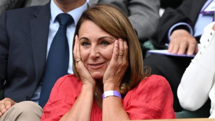 GALA VIDEO - Carole Middleton “vulgaire” et “mal élevée” : ce jour où la presse l’a descendue en flèche