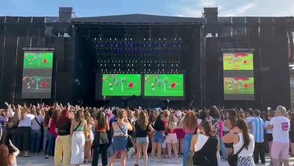Miles de personas esperaron el show de Harry Styles mientras veían a la selección