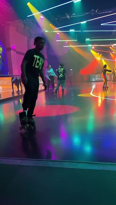 Roller Skater Pulls Off Epic Trick