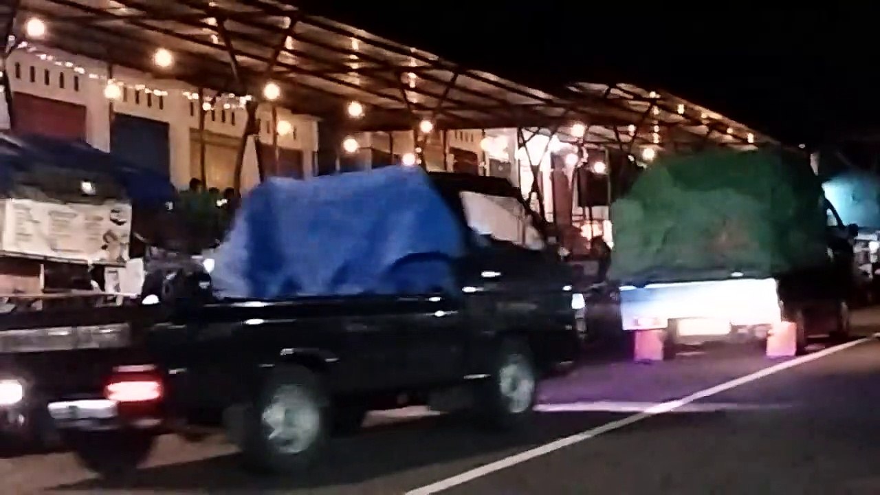 INDAHNYA PESONA PASAR WISATA DI MALAM HARI