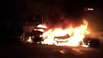 Servis otoparkında arızalı 5 araç alev alev yandı