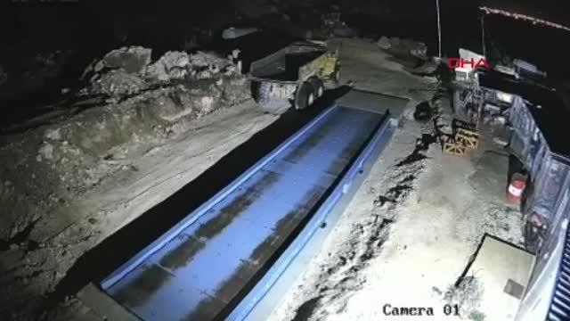 DENİZLİ'DE KABLO HIRSIZLIĞINA 4 TUTUKLAMA