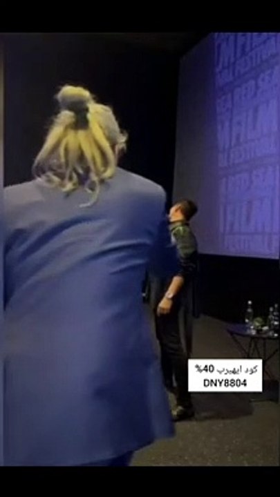 زارا البلوشي ترقص مع النجم الهندي أكشاي كومار