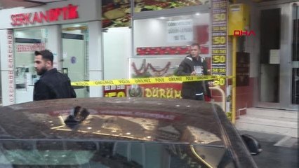 SAMSUN'DA OKUL ÖNÜNDEKİ ŞÜPHELİ ÇANTA FÜNYE İLE PATLATILDI-GÖRÜNTÜ YÜKLENİYOR