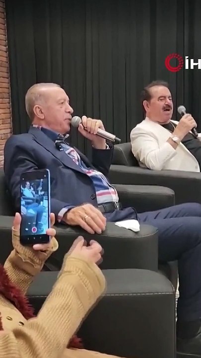 Cumhurbaşkanı Erdoğan, İbrahim Tatlıses ile Türkü Söyledi #shorts #erdoğan #ibrahimtatlıses