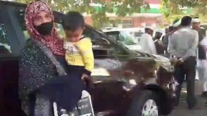 मेरठ: पति के दूसरी महिला से अवैध संबंध के चलते पत्नी को छोड़ा, न्याय के लिए भटक रही