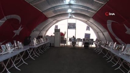 Evlat nöbetindeki baba: "Mücadelemiz gün geçtikçe olumlu sonuç veriyor"