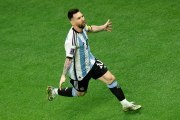 World Cup: Messi inspires Argentina to knockout victory while Netherlands win on day 14