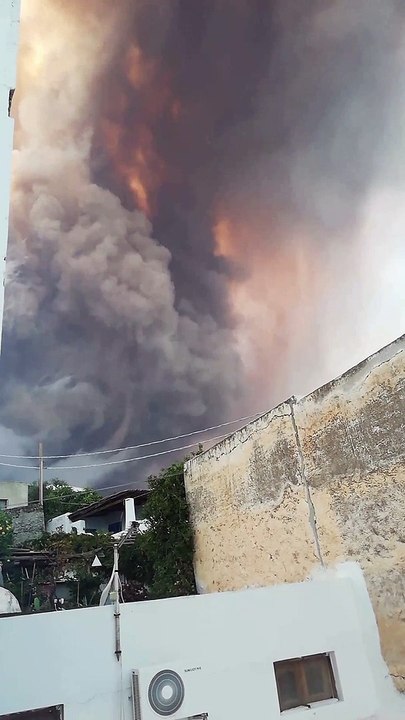 Lo Stromboli si risveglia e dà spettacolo, paura nelle Eolie