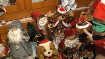Mas de 6.500 objetos navideños decoran la casa de la Mamá Noel española