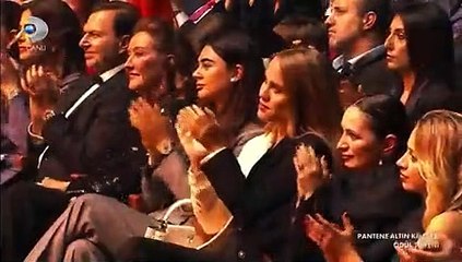 Mahsa Amini'yi anan Ezgi Mola'dan TBMM'ye kadın cinayetlerine karşı yasa çağrısı