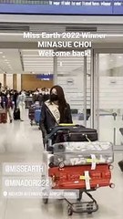 Miss Earth 2022 về nước không người đón, vương miện để túi giấy sơ sài