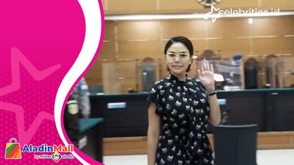 Tampil Beda dan Percaya Diri, Nikita Mirzani Kembali Jalani Sidang di Pengadilan Negeri Serang