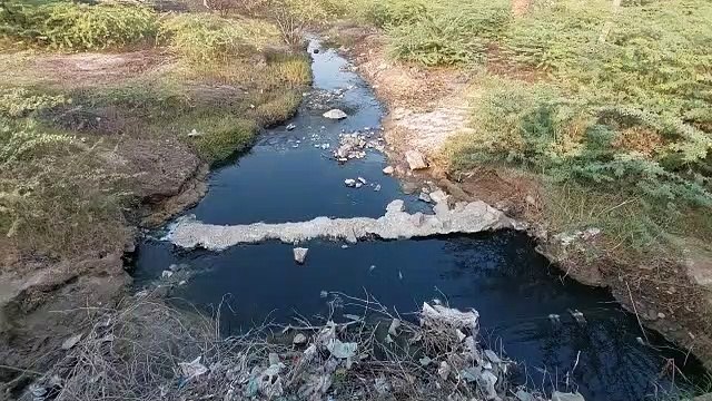 भीलवाड़ा में तीसरी आंख में लगा जाला, नजर नहीं आ रहा पानी काला
