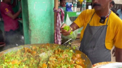 देवी लाल का चिकन लिट्टी MAKING सिर्फ़ 5 मिनट में पूरा तवा ख़ाली STREET SIDE CHICKEN LITTI IN PATNA