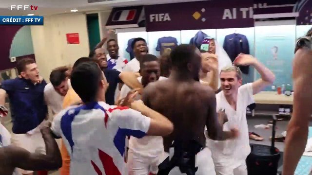 Les Bleus retournent leur vestiaire après la victoire contre la Pologne !