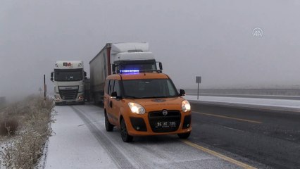Kar ve buzlanma: Tırlar yolda kaldı