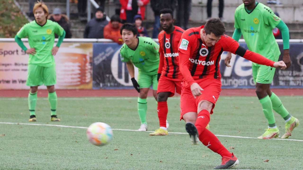 1. FC Kaan-Marienborn erwischt Schlusslicht SV Straelen zum Schluss eiskalt