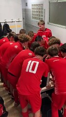 LE "VICTORY SONG" DES U17M D2 APRES LE DERBY