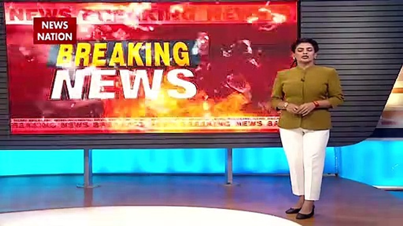 Gujarat Election Breaking : मतदान करने पहुंचे ग...