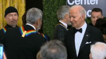 Biden riceve alla Casa Bianca George Clooney e gli U2