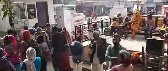 Story With VIDEO: मारपीट के विरोध में चिकित्सकों ने की हड़ताल, उपचार के लिए भटकते रहे मरीज