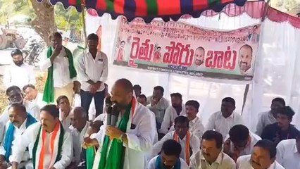 ఆదిలాబాద్: కేసిఆర్ చిన్న దొంగ.. మోడీ పెద్ద దొంగ