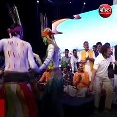 आगर (मप्र): कमलनाथ का हाथ पकड़कर नाचे राहुल गांधी