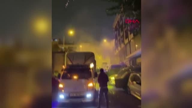 ESENYURT'TA ASKER EĞLENCESİNDE PATLAYAN HAVAİ FİŞEK ORTALIĞI SAVAŞ ALANINA ÇEVİRDİ