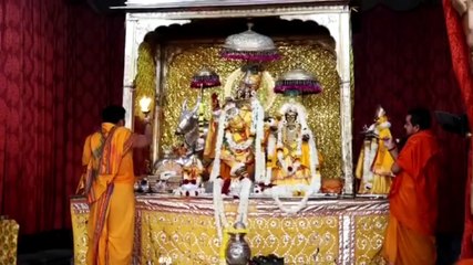 जयपुर के आराध्य गोविंद देवजी को धारण कराए मफलर, जुराब और दस्ताने