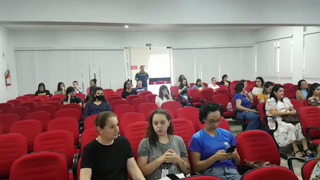 Após aquisição de 30 mil absorventes, Prefeitura realiza capacitação de servidores para entrega