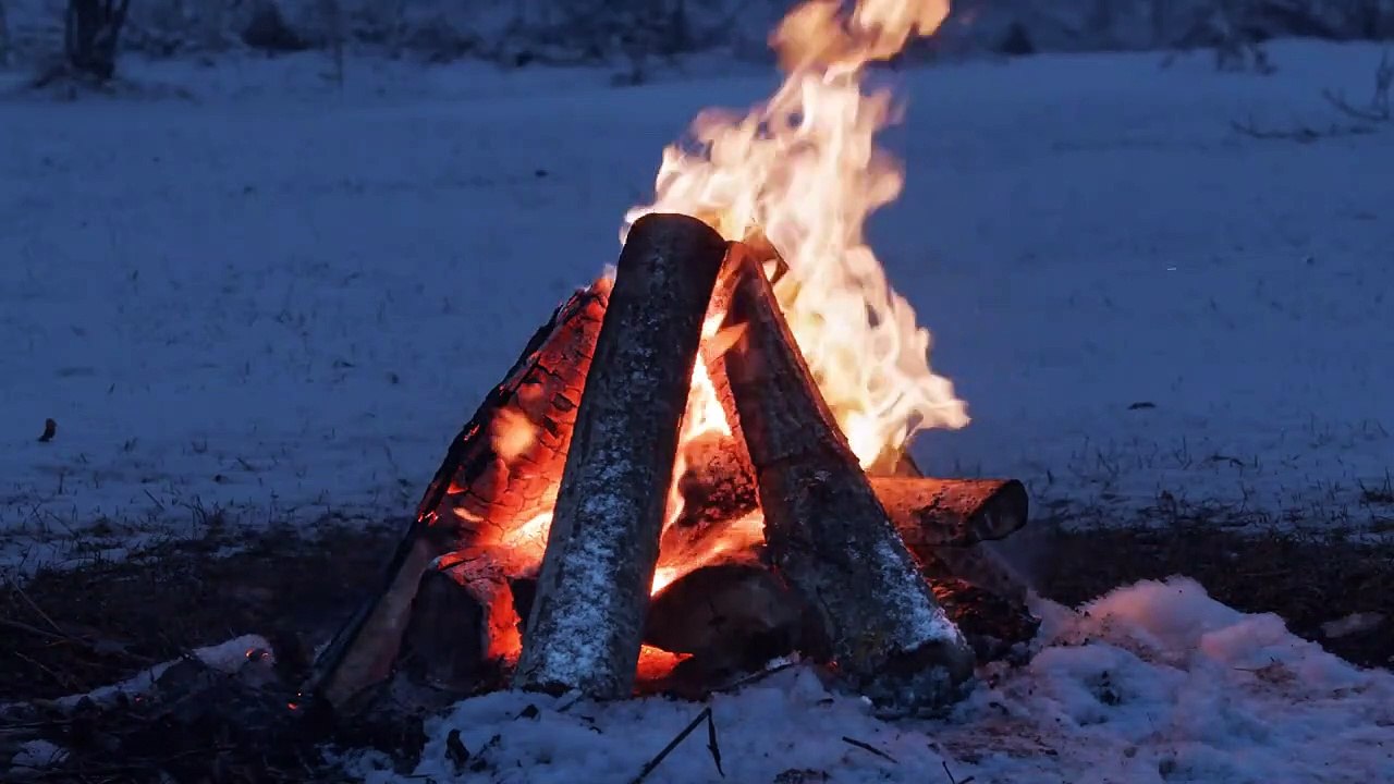 Crackling Mountain Campfire with Relaxing River, Wind and Fire Sounds (HD)