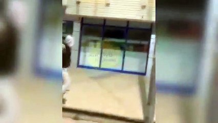 MHP'nin hedefindeki BİM'e saldırı: Camları kırıp, 'Devlet Baba' yazdılar