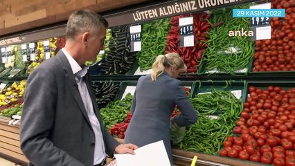 İYİ Partili Dikbayır, 1 yıl arayla aldığı ürünleri karşılaştırdı