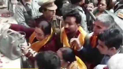 मथुरा: बांके बिहारी के दर्शन करने वृंदावन पहुंचे जम्मू कश्मीर के उपराज्यपाल