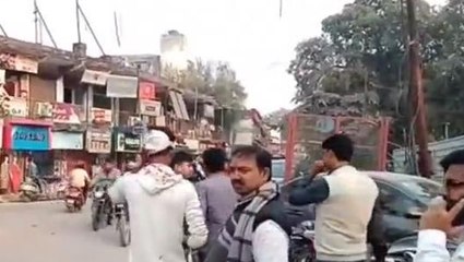 गोरखपुर: दबंगों ने खुलेआम मचाया उत्पात, कार का शीशा तोड़कर फोड़ा युवक का सिर