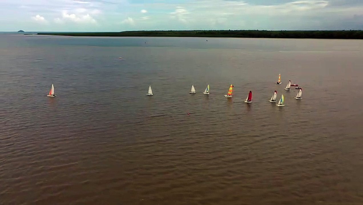 Départ régates pour le championnat de voile de Guyane