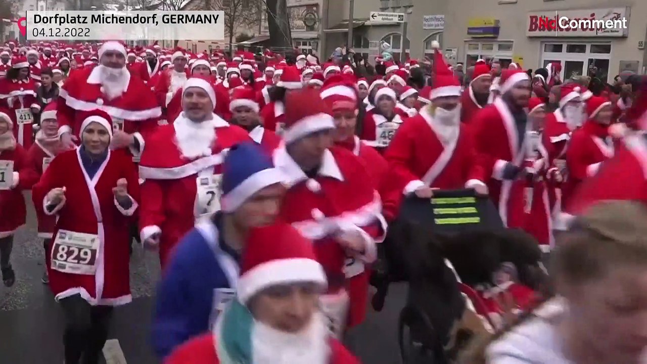 1000 Weihnachtsmänner rennen um die Wette