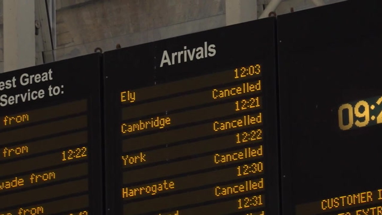Massive disruption to trains between London Kings Cross and the north after thieves steal cables