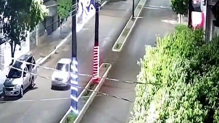 Decorações de Natal são alvos de roubo e vandalismo no PR; vídeo