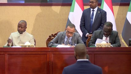 في يوم حاشد بالسودان.. توقيع اتفاق إطاري بين المكون العسكري وقوى سياسية